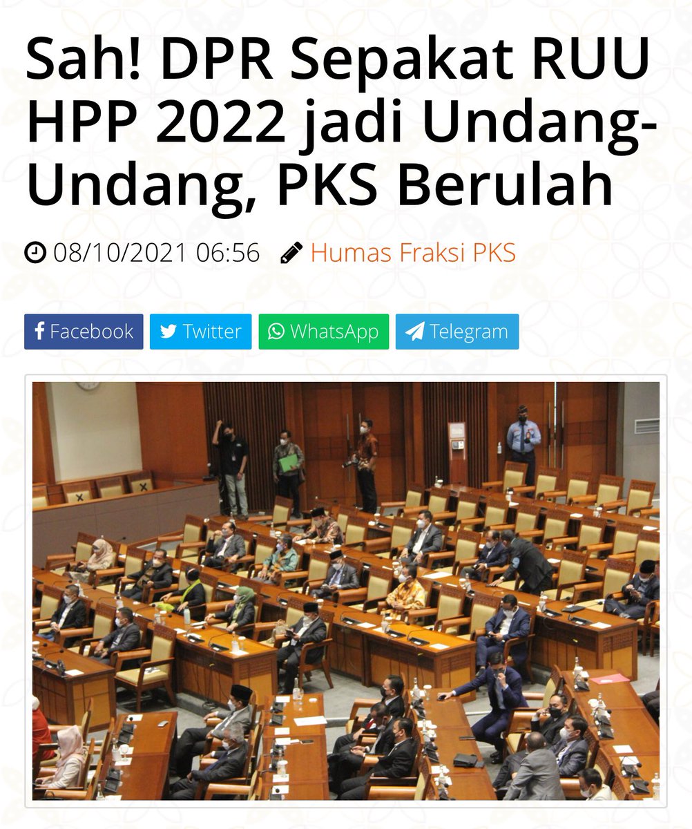 andywindarto's tweet photo. betul, patut diingat kenaikan PPN 12% ini konsekuensi dari UU HPP yg disahkan 2021 lalu. Alur perundangan di negara kita, pengusul RUU adalah eksekutif. 

Dan dari awal, @FPKSDPRRI juga sudah kritis dengan UU HPP ini

https://t.co/AFGCcpvLRx https://t.co/zNN51fzVyz