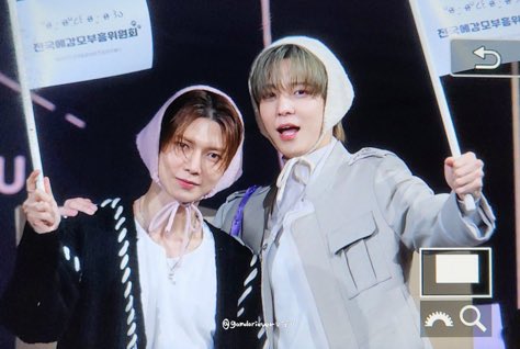 smol puppy and big puppy indeed 😭 i'm so weak with their height difference 🥺