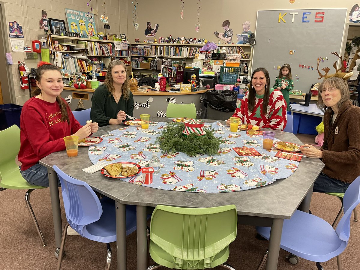 ktesapps's tweet photo. The teachers were treated to an amazing breakfast this morning compliments of our wonderful PTA!  Thank you so much for your thoughtfulness!💞🎄🕎🥳 Enjoy your holidays and precious time with family! https://t.co/e01Msdl7qF