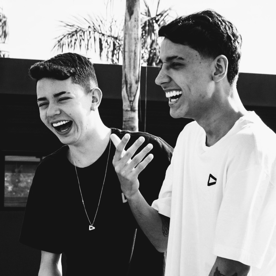 prat1snc's tweet photo. Bak entrou na b4
Thur entrou na b4
Bak saiu da b4
Thur saiu da b4
Bak entrou na loud
Thur entrou na loud
Bak saiu da loud
thur ficou na loud
bak voltou pra loud
bak e thur vão parar com o competitivo
o que esse duo fez nesse jogo vai ficar eternizado pra sempre.

OBRIGADO BAKTHUR https://t.co/bqmTMzJgcT