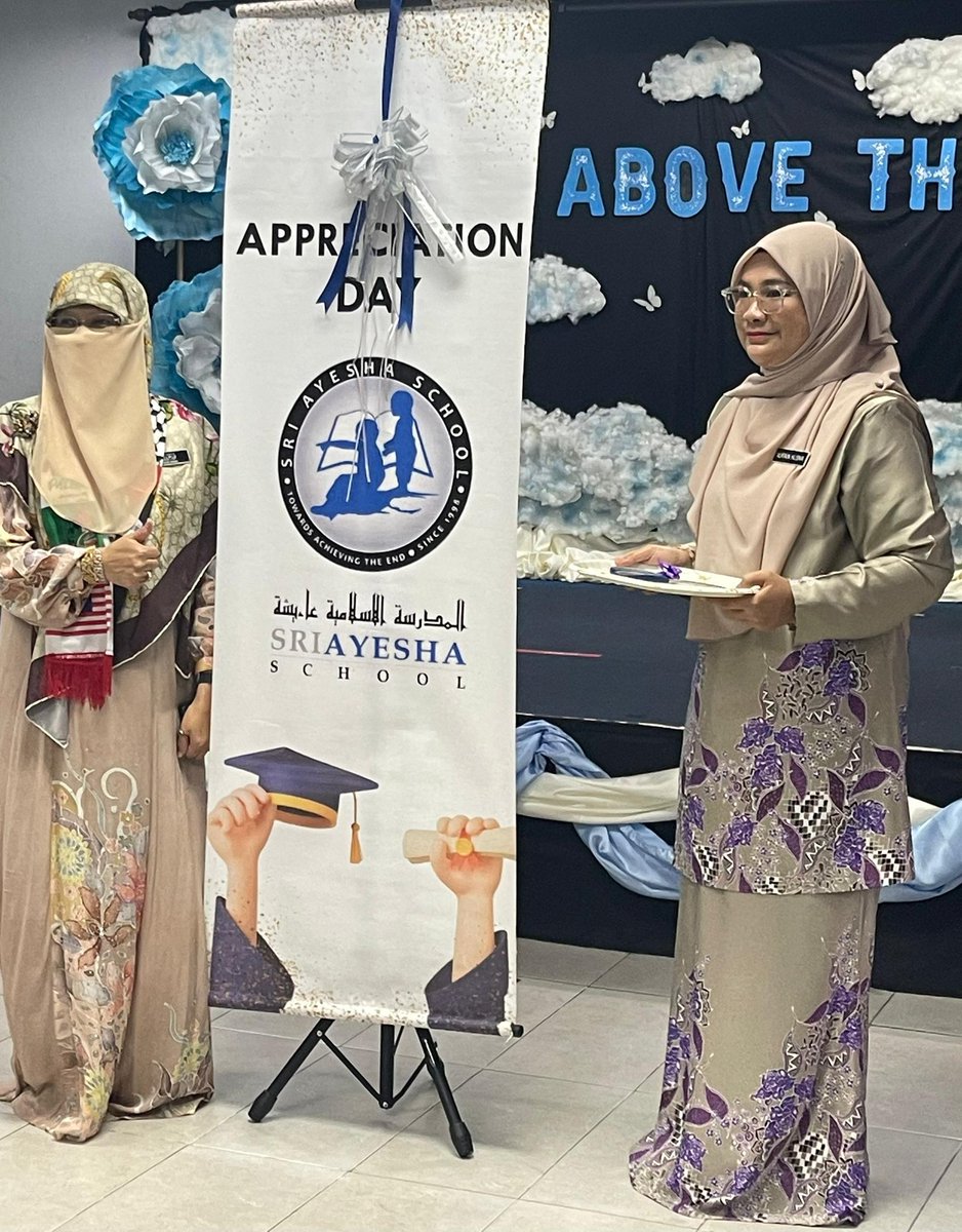 SriAyeshaNews's tweet image. A special week of appreciation at Sri Ayesha! We&apos;re celebrating the remarkable progress and positive growth of our students this year. Alhamdulillah, their potential is truly abundant. Grateful for their hard work and dedication! #SriAyesha #AppreciationWeek #StudentGrowth