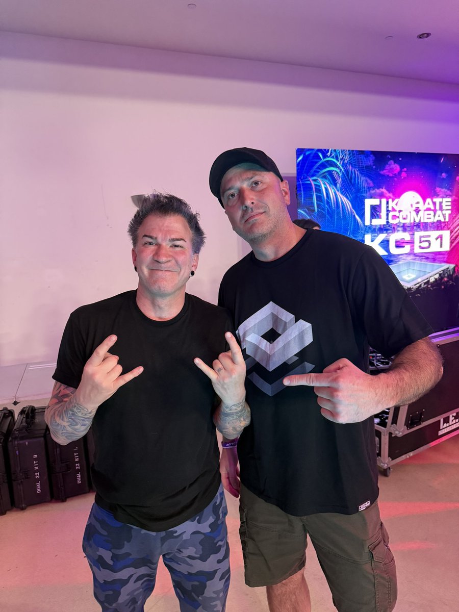 Got to meet my Fave Fighter, and Fave Announcer for Karate Combat!!!  

Tomorow night 6pm est it’s going down, voting for Chelmiah 
And some enjoyment of hostilities by Robin Black!!