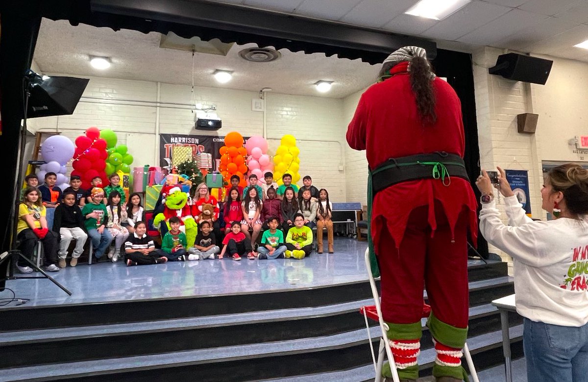 A big shoutout to the Garcia Brothers for bringing the Grinch to <a href="/HarrisonPUSD/">Harrison Elementary</a>. It was so much fun to see the smiles! <a href="/PomonaUnified/">Pomona Unified School District</a> #Librariansspreadingcheer #proud2bepusd #HarrisonPAWSitivevibes