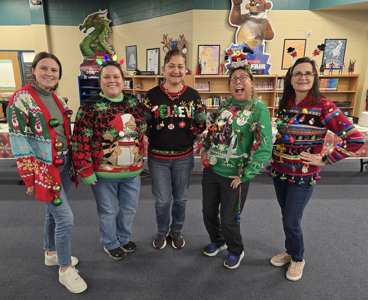 MsGarcia65's tweet photo. On the #NinthDayofChristmas 🎄#SkyhawkCheer 🌟 #UglySweaterContest 🚥 #FirstLoser 🥈#thirtyoneflavors 3️⃣1️⃣ #thirtyonederfulyears 🥉🥇 #imsogladwehadthistimetogether 👂🏼#SkyhawkPride 💙💚 #StinsonMiddleSchool 🏫#teachyourheartout ❤️#SkyhawkLane 🏆 #shinebright 💎 https://t.co/EBkXYq5p3X