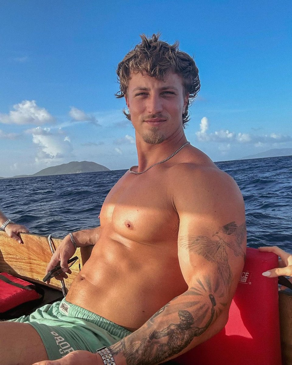 role ᯓᡣ𐭩 tweet media