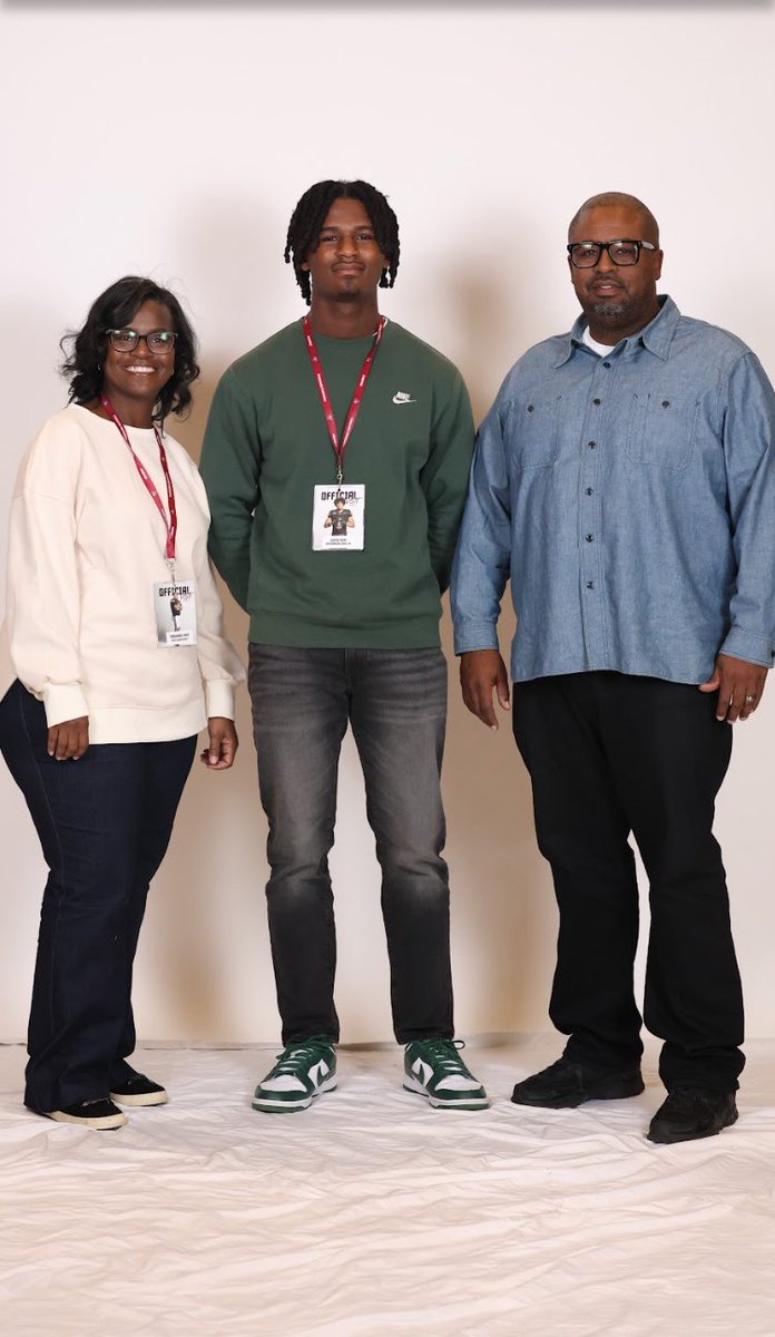 Big thanks to <a href="/FORDHAMFOOTBALL/">Fordham Football</a> for hosting an amazing Official Visit. <a href="/Coach_Conlin/">Joe Conlin</a> <a href="/_CoachWilks/">Ben Wilkerson</a> <a href="/CoachPetrarca/">Jake Petrarca</a>