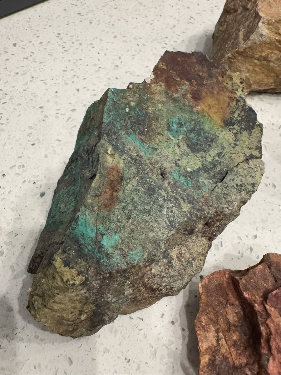 Laurie_13645's tweet photo. Always a great day talking rocks ๐ชจ & mining โ๏ธ- the best is spending time with geologists!!! Anyone who knows me I am a wanna be!!! #uranium #silver #gold #copper #IOCG #nickel #exploration #Riverboat #GreatProjects #Canada ๐จ๐ฆ https://t.co/ZPgjgATFbV