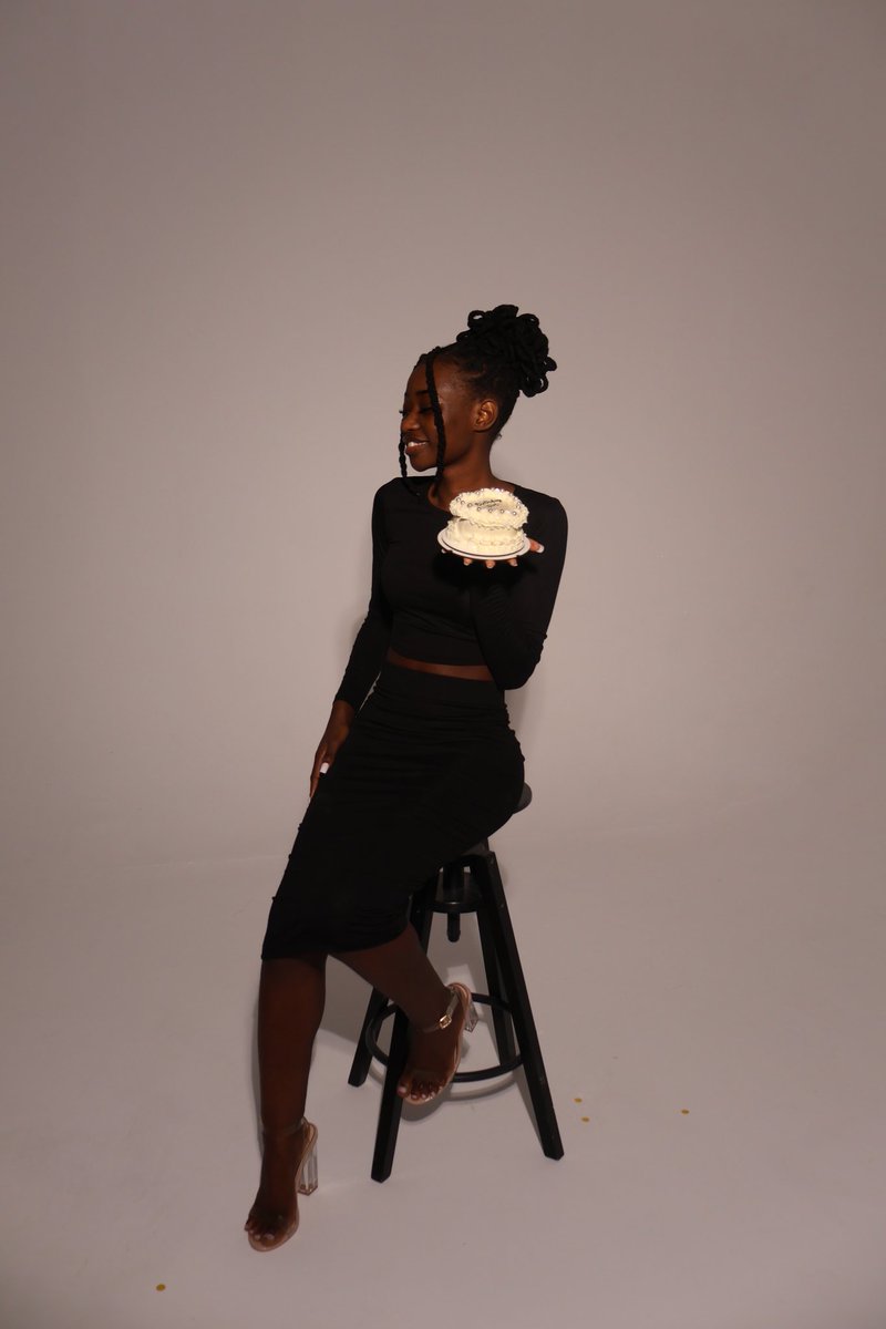 mghaleofficial's tweet photo. Candles and counting 🎂🥳🎉🎊 https://t.co/XXbLfUzzT2