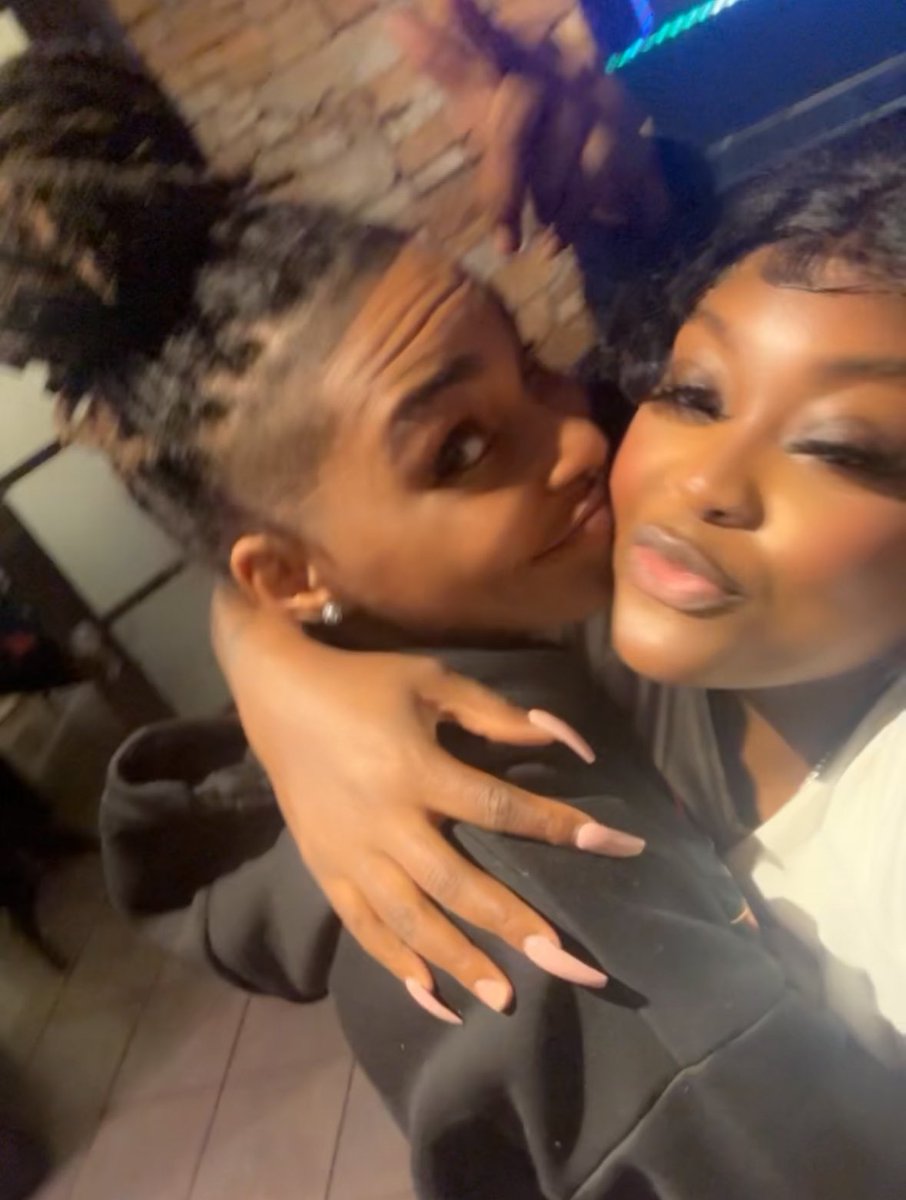 FacesofEisha's tweet photo. Drunk times with my Best Friend 🥰 https://t.co/M712wfmpkp