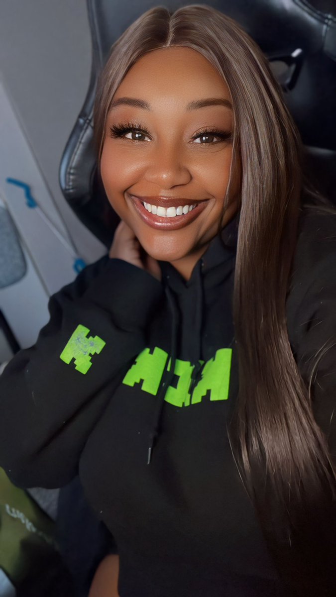 Lauren-Shay: LA 👑 tweet media