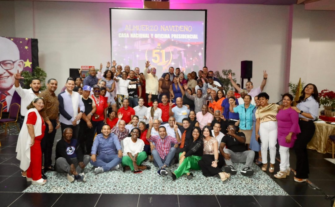 VanguardiaRD's tweet photo. #PortadaPrincipalPLD | Fiesta navideña en el PLD

@JohnnyPujols, Sec. Gral. del PLD resalta la armonía y unidad predominante en el Partido que motivará superar con acierto, retos y desafíos del 2025. https://t.co/UahbjvpSN3 vía @VanguardiaRD https://t.co/dgLZxDFNwM