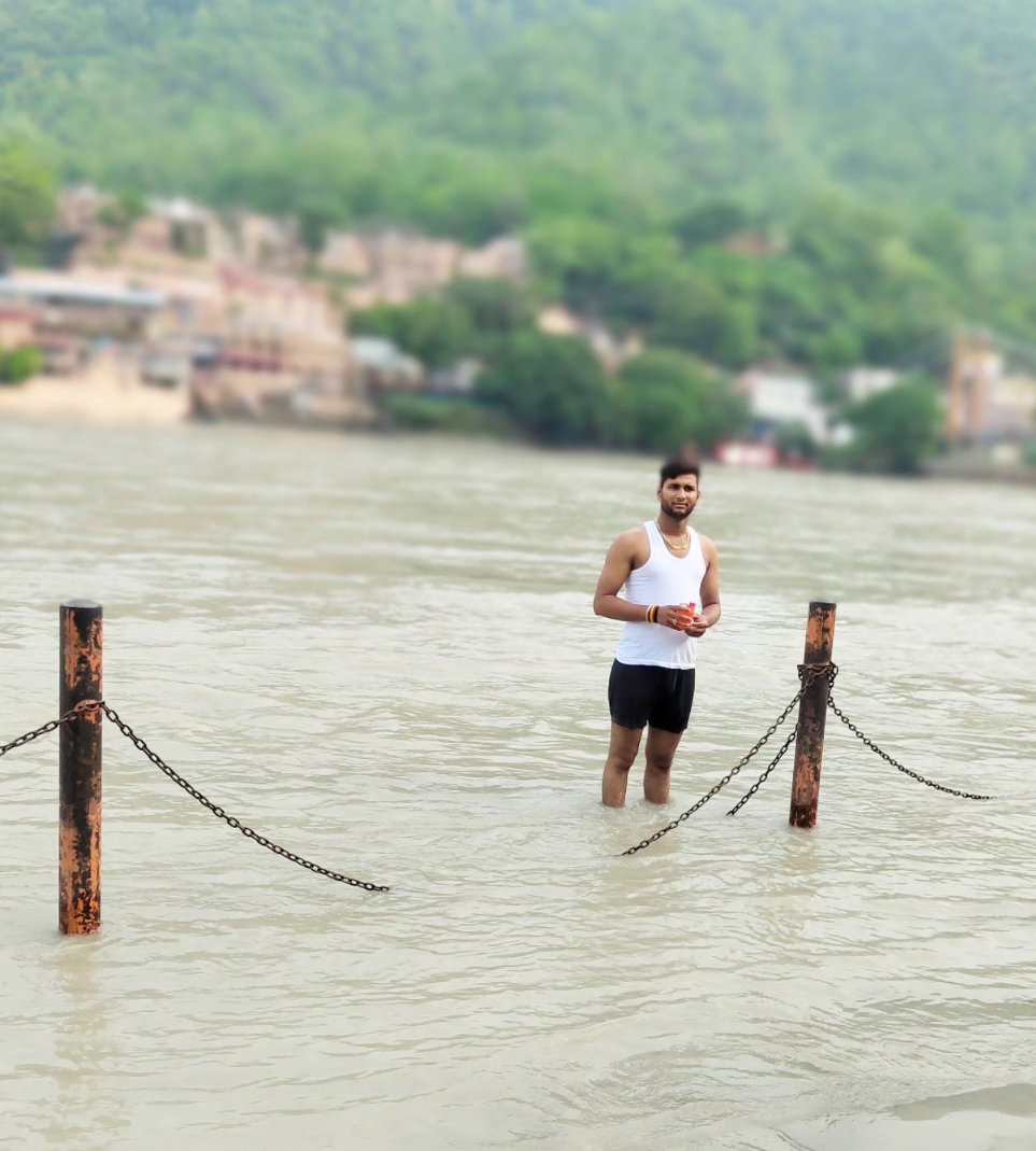 KakuMayank's tweet photo. तन को साफ़ करो गंगा में नहा के
मन को साफ करो ईश्वर को हृदय में बसा के
#chaudharymayankbharala 
 💫 ✨ ⭐ https://t.co/FWNYNBaKCQ