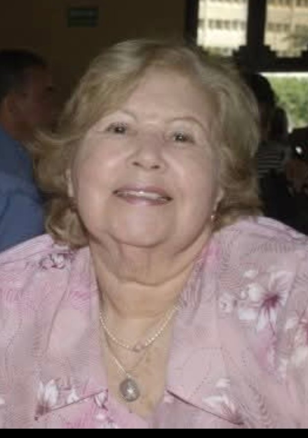 Honor a Mí madre Santa, luchadora, fuerte, buena gente de más, querida por todos, jamás la vi odiar a nadie ni maldecir nada, bendición!