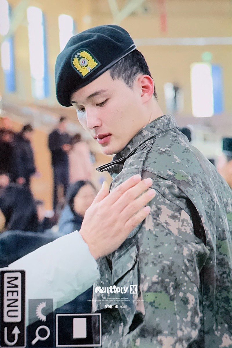 multiply_dh's tweet photo. 아버님의 손길 ༼;´༎ຶ ۝ ༎ຶ༽ https://t.co/ixbdAbNBvY