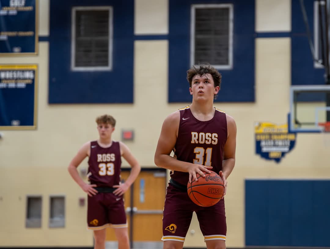 EricaYenke's tweet photo. It's basketball season!!🏀🐏
#rossrams https://t.co/12w7swGEPE