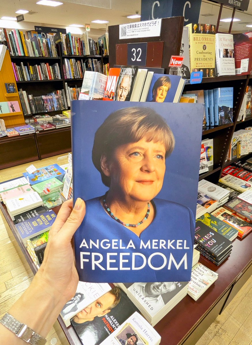 Kino_BKT's tweet photo. 【再入荷】
お待たせしました！アンゲラ・メルケル元ドイツ首相の回想録 "FREEDOM" やっとまとまった数で再入荷しました。新刊台にて。ドイツ語原書はもう少しお待ちくださいませ。Angela Merkel's bestselling memoir is back in stock (English translation) https://t.co/li8aaZKwxA