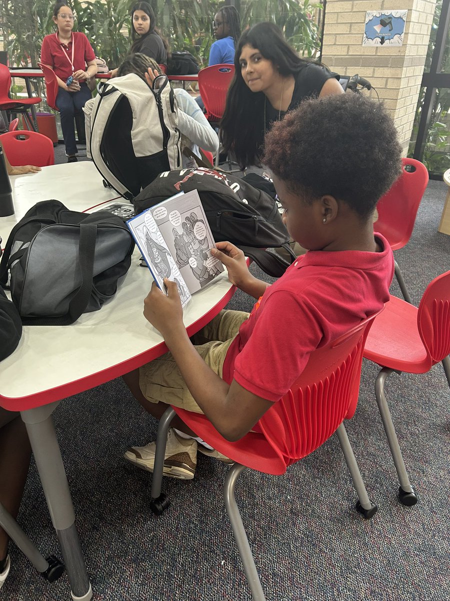 LibraryODMS's tweet image. Great day @ ODMS Library! @ODMSMustangs @Alief_Libraries