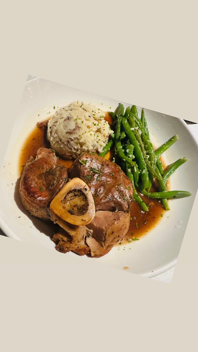 mckayWSB's tweet photo. #ossobuco #friedgreentomatoes #pecanpiebreadpudding 1885 Grille-Acworth #smilinyumcam @ArumsFoodFotos https://t.co/q1ekmH9ZEV
