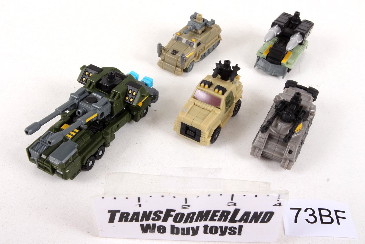 Mohawk_DaMofo's tweet photo. Transformers AOTP Micromaster Destruction Team!!!
Inspired by United EX Combatmaster's drone (redeco of PCC Bombshock's Combaticon drone)
#Transformers #ใใฉใณในใใฉใผใใผ #Decepticon #Micromaster #Digibash #Maccadam https://t.co/dTyQ0RrSIV