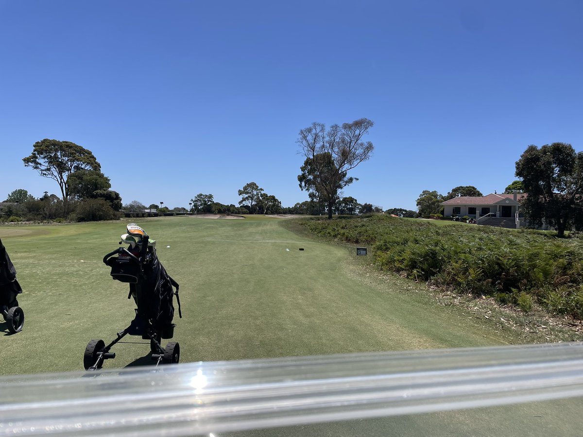 MarkAllenGolf's tweet image. Commonwealth Golf Club looking superb after Tom Doaks facelift - The Pure distinction greens are magnificent and so are the subtle bunker changes. And just for a touch of class, how about the flag sticks and their matching tees!!