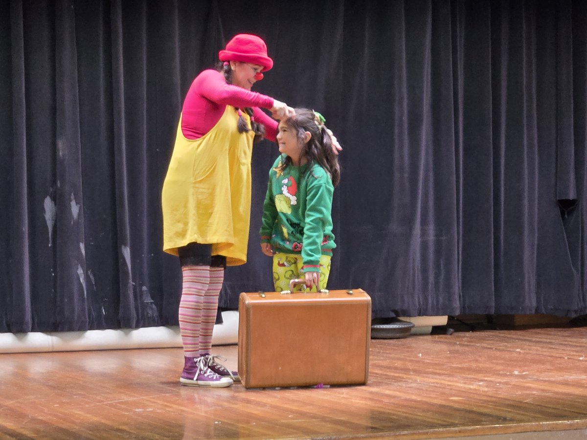 Lipscomb Librarian (@librarylipscomb) on Twitter photo Last week we had a visit from the <a href="/CaraMiaTheatre/">Cara Mía Theatre</a> clowns. Our students loved it! It was a wonderful experience! <a href="/lipscomb_lions/">William Lipscomb Elementary</a> <a href="/DISD_Libraries/">Dallas ISD Libraries</a> Last week we had a visit from the <a href="/CaraMiaTheatre/">Cara Mía Theatre</a> clowns. Our students loved it! It was a wonderful experience! <a href="/lipscomb_lions/">William Lipscomb Elementary</a> <a href="/DISD_Libraries/">Dallas ISD Libraries</a>