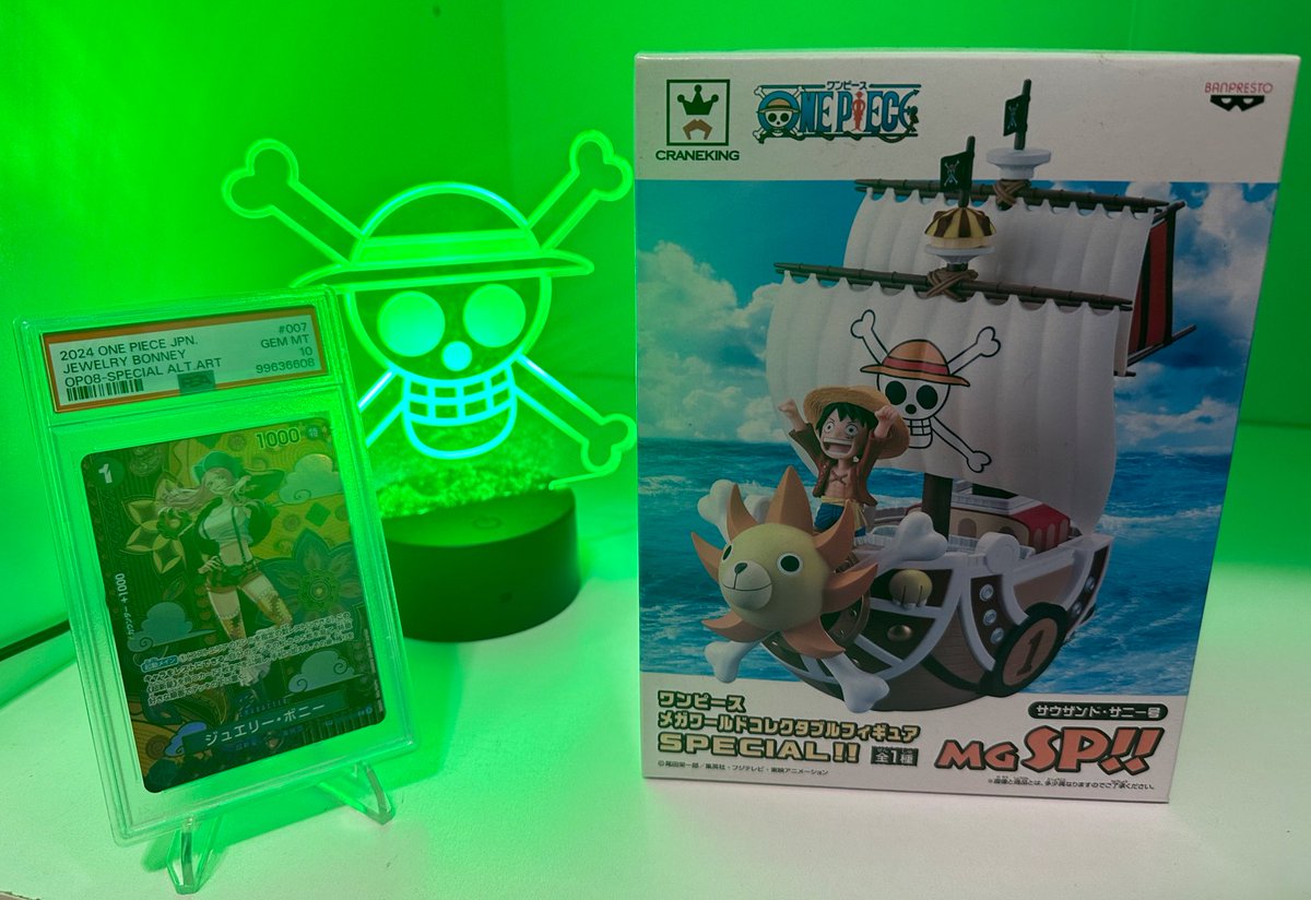 itsstevenha's tweet photo. 🎄In the spirit of Christmas 🎄 

‼️GIVEAWAY‼️

1 Winner for this Japanese PSA 10 Bonnie and Sunny Luffy Figurine!

1. Like and Retweet
2. Follow me: @itsstevenha 
3. Tag a friend who should buy you a booster box!!!!

Giveaway will be drawn 12/27!!!

Happy holidays to everyone! https://t.co/yvPpbhtwBd