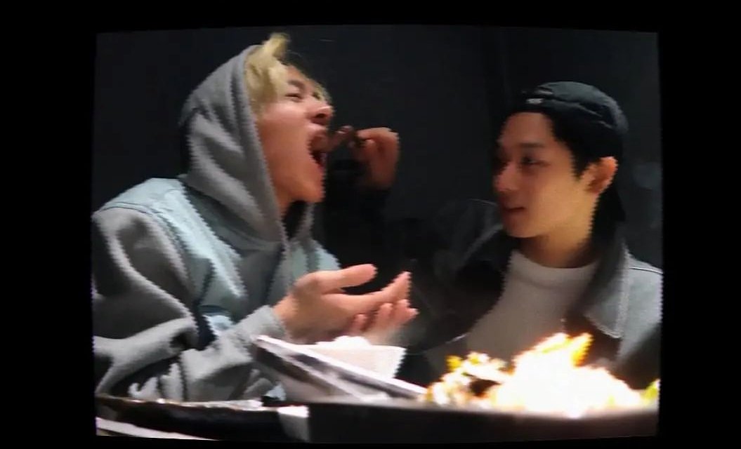 tbz_juric's tweet photo. Juyeon feeding Eric throughout the years 🥹🤏🏻 https://t.co/Z1eJlxI8BS