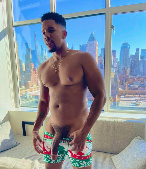 Watch MrSteeleX's leaked NSFW photo on TwXstars