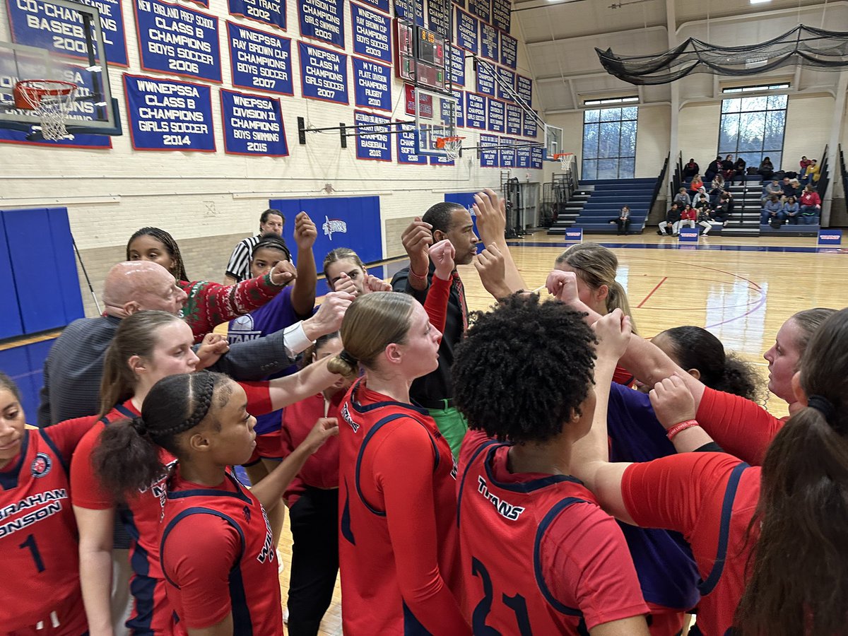 WMA GIRLS HAPPY HOLIDAY HOOPS was festive, loud, &amp; WE got a tough, hard fought victory over a skilled Darrow team, 51-44. WE stuck TOGETHER. WE executed when it mattered. WE played with poise. WE played with discipline. Lots of positives to build on.
8-2 (5-1, AA). WWWW #BUILDING
