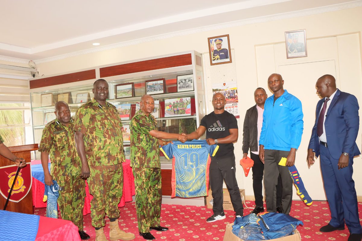 kenyapolice_rfc's tweet image. 17-12-2024 , the commandant GSU MR Ranson lolmodoni MBS ,OGW S.A.I.G hosted us for the kit presentation and launching, the kit sponsored by our partner @mkopakenya will go a long way in boosting our morale and our goal of policing through sports