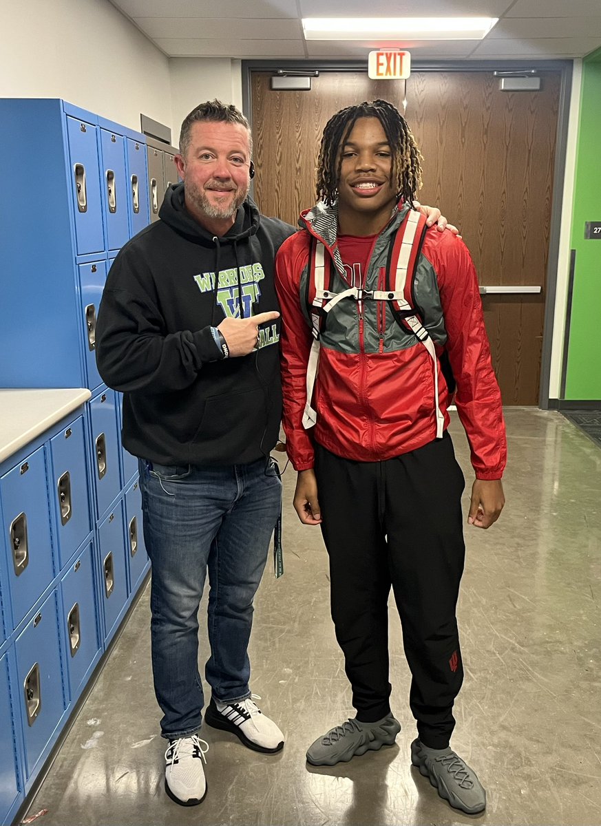 Walked the halls of WWHS for last time today &amp; will be college students in January! Thank you for your blood, sweat &amp; tears the last 4 years!! <a href="/DonmielRogers1/">Donmiel Rogers</a> good luck <a href="/EMUFB/">Eastern Michigan Football</a> &amp; <a href="/SeaontaStewart3/">Seaonta “c3” Stewart Jr</a> good luck <a href="/IndianaFootball/">Indiana Football</a>!! So proud &amp; love you dudes! Go be great!! 🙏🏼🏈🦾