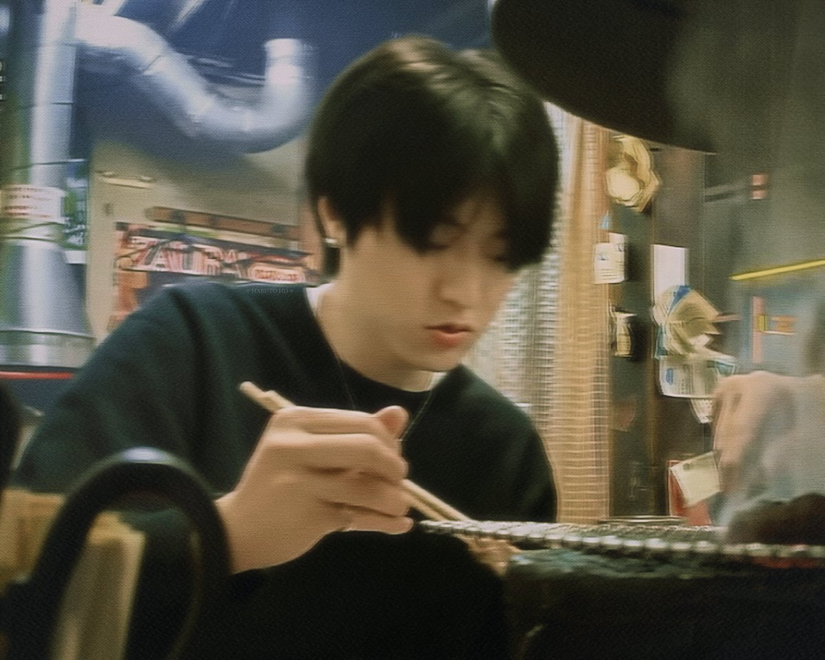 pov: dinner date with your boyfriend.