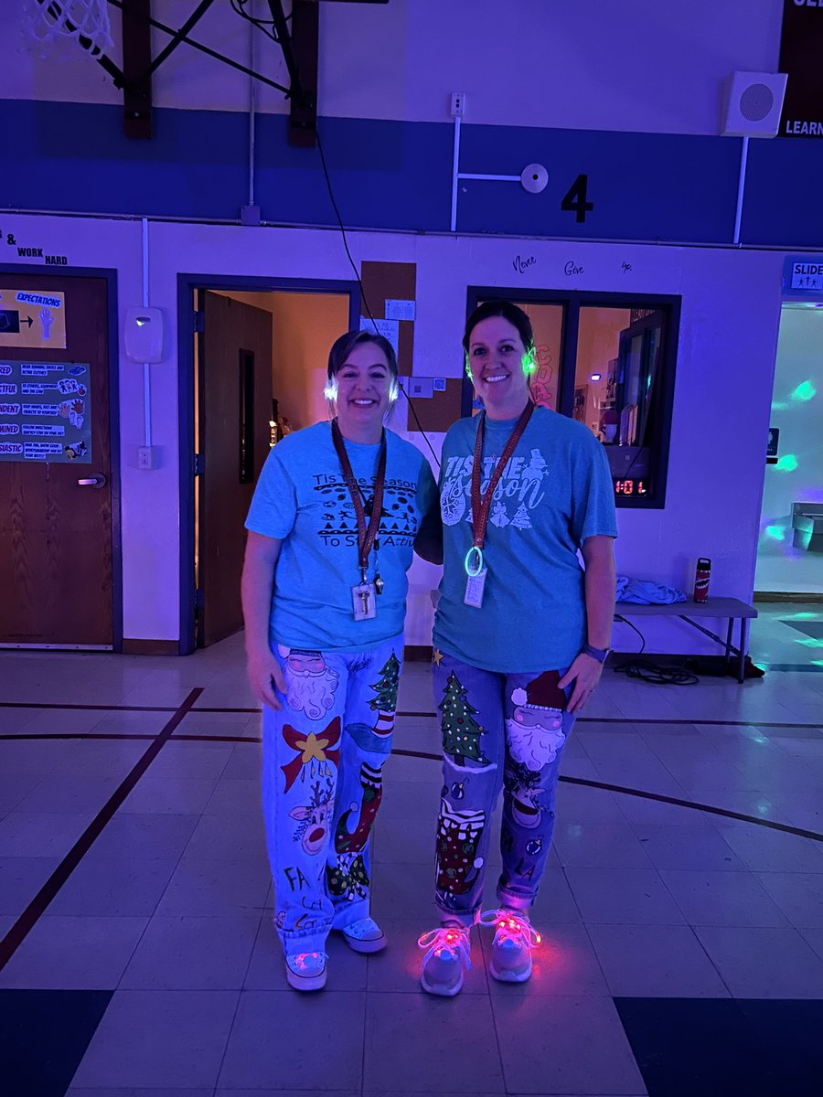 jreed_PEcoach's tweet photo. “Let It Glow, Let It Glow” with several glow in the dark activities in PE. #CFEProud #lovepe #Christmasinthegym https://t.co/JTJOyhMCD6