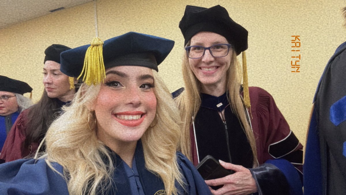 Kaityn_Contino's tweet image. We did it!! #PhDone !! 💓💓🐾🐾 

@FIU @FIUCASE @handslabfiu