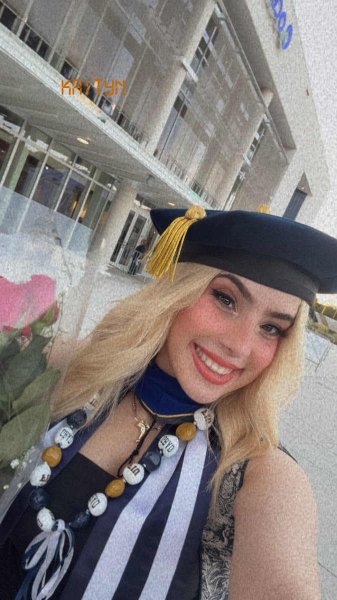 Kaityn_Contino's tweet image. We did it!! #PhDone !! 💓💓🐾🐾 

@FIU @FIUCASE @handslabfiu