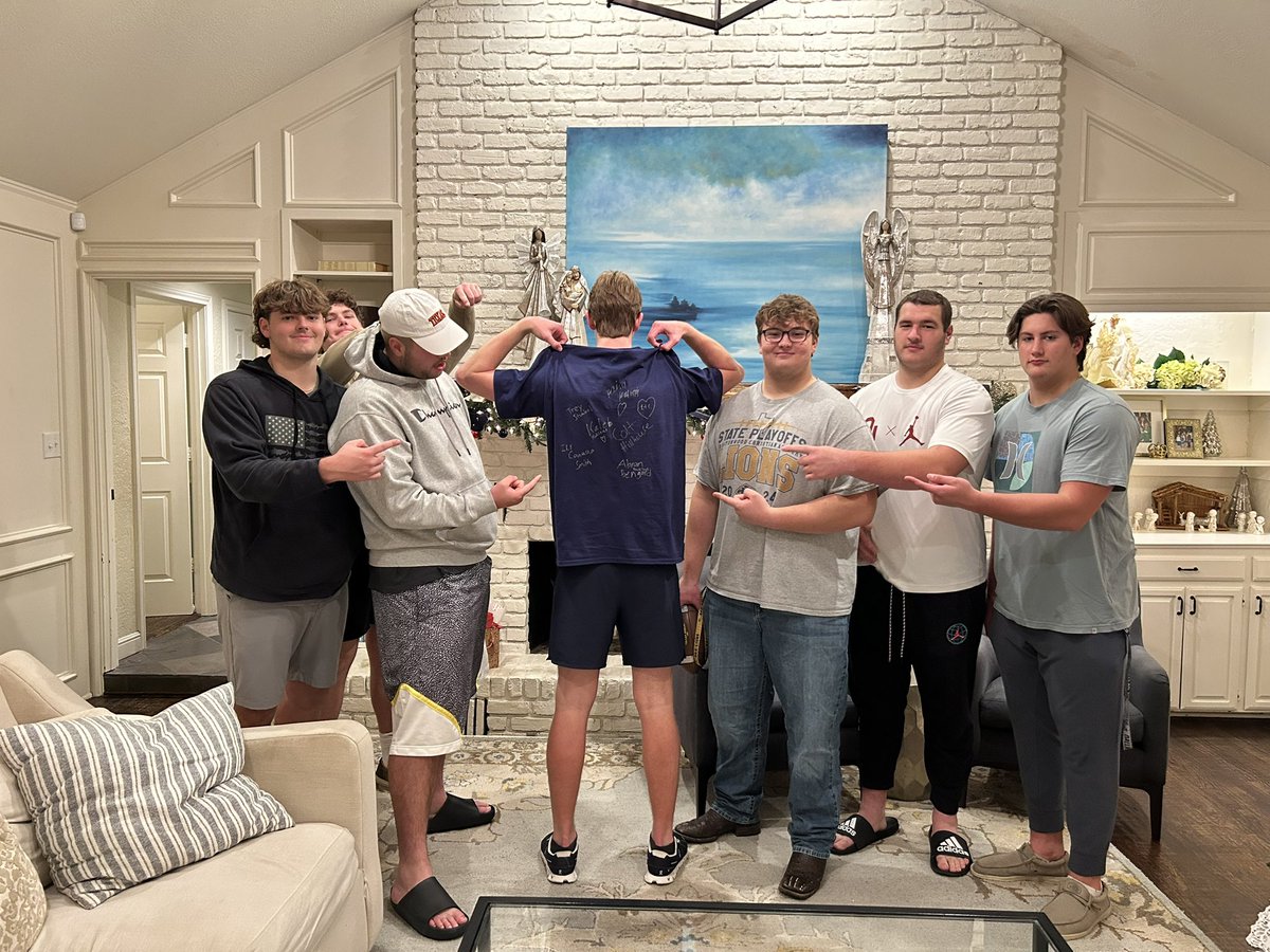 Big thanks to the best O-line in Texas!!! Barely got touched all year because of these guys!
<a href="/ColtHillhouse/">Colt Hillhouse</a> <a href="/kaleb_Kozloski/">KALEB KOZLOSKI</a> <a href="/Canaan_Smith58/">Canaan Smith</a> <a href="/Kaine_Koz/">KAINE KOZLOSKI</a> <a href="/TreyStunkel/">Trey Stunkel</a> <a href="/abrambengard/">AbramBengard</a> <a href="/donnieyantis/">Donnie Yantis</a> <a href="/CoachCoreyH/">Coach C. Harbert</a> <a href="/ZachFrazier5/">Zach Frazier</a> <a href="/PCALionsFB/">PCAFootball</a> <a href="/RecruitPCA/">RecruitPrestonwoodAthletics</a>