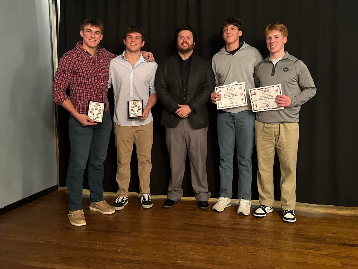 Congrats to our All Conference winners who were recognized at the HHC Banquet this evening! 
<a href="/GibsonCrane36/">Gibson Crane</a> <a href="/Brady_Byers59/">Brady Byers</a> <a href="/jadenrgilbert/">Jaden Gilbert</a> <a href="/LukeMorris53735/">Luke Morris</a>