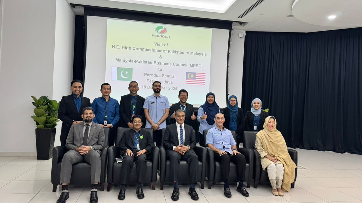 PakinMalaysia_'s tweet image. High Commissioner Syed Ahsan Raza Shah visited @perodua Hqs (Malaysia's largest car manufacturer). During meeting with COO Datuk J H Rozman and senior management, enhanced bilateral cooperation in the automotive sector was agreed upon. @ForeignOfficePk @MalPak2 #PAMA