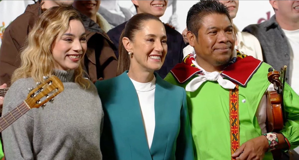 Reconoce el Gobernador Esteban a duranguenses que crearon el Himno al Migrante presentado por la Presidenta Sheinbaum.
radiobox.mx/2024/12/18/rec…