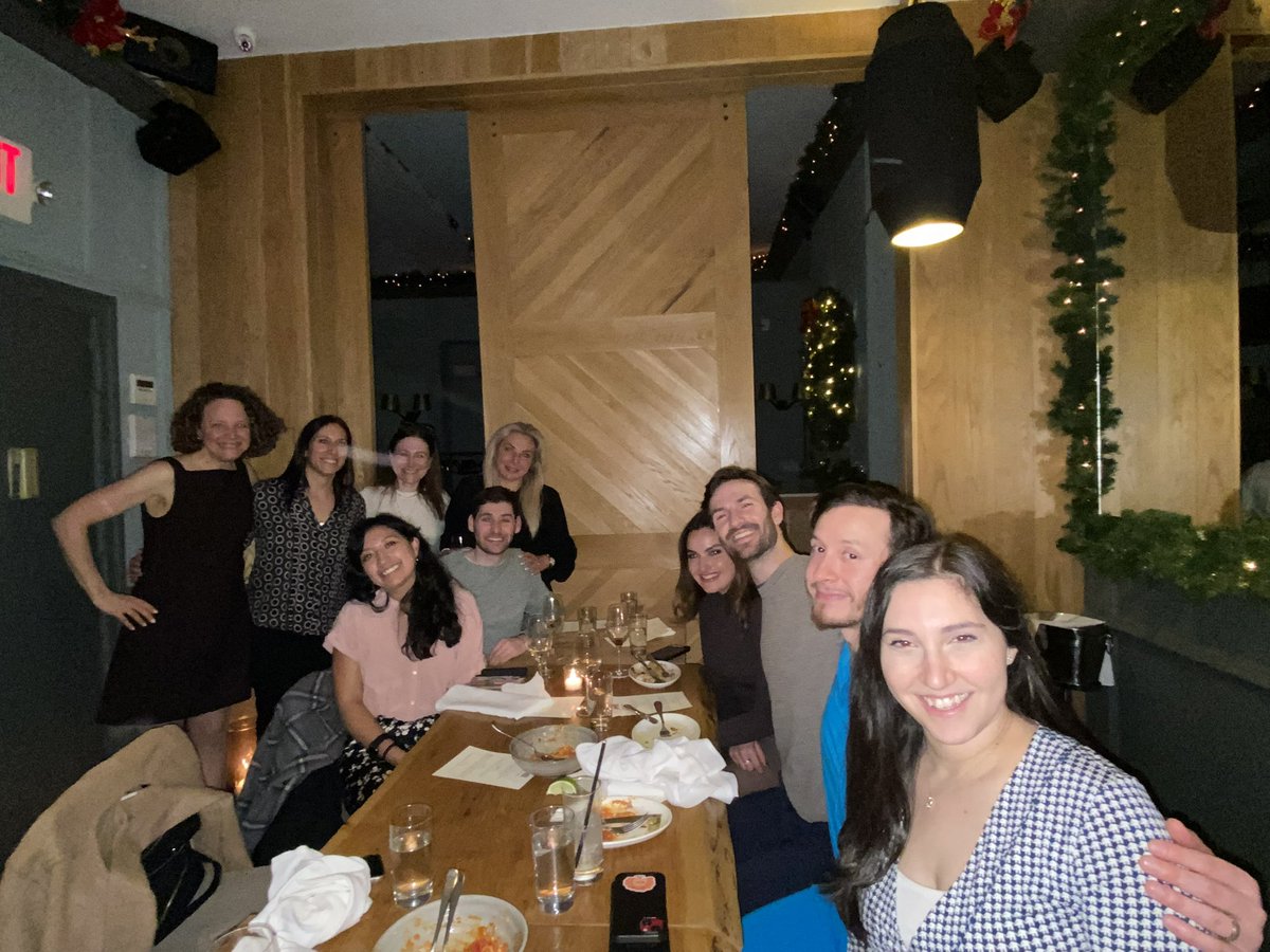 Dr_NOvchinsky's tweet photo. What a great revival of #NYCGutClub - a great venue for all NYC #PedGI colleagues and trainees to connect‼️
Thanks Dr. Tom Wallach for taking this huge step after a over a decade to connect us and to all our presenters - Dr. Shagun Sharma, Dr. Erica Rabinovich & our own Dr. Kara Margolis @karagm2009
😃Science and Holidays go so well together in #NYC ❤️