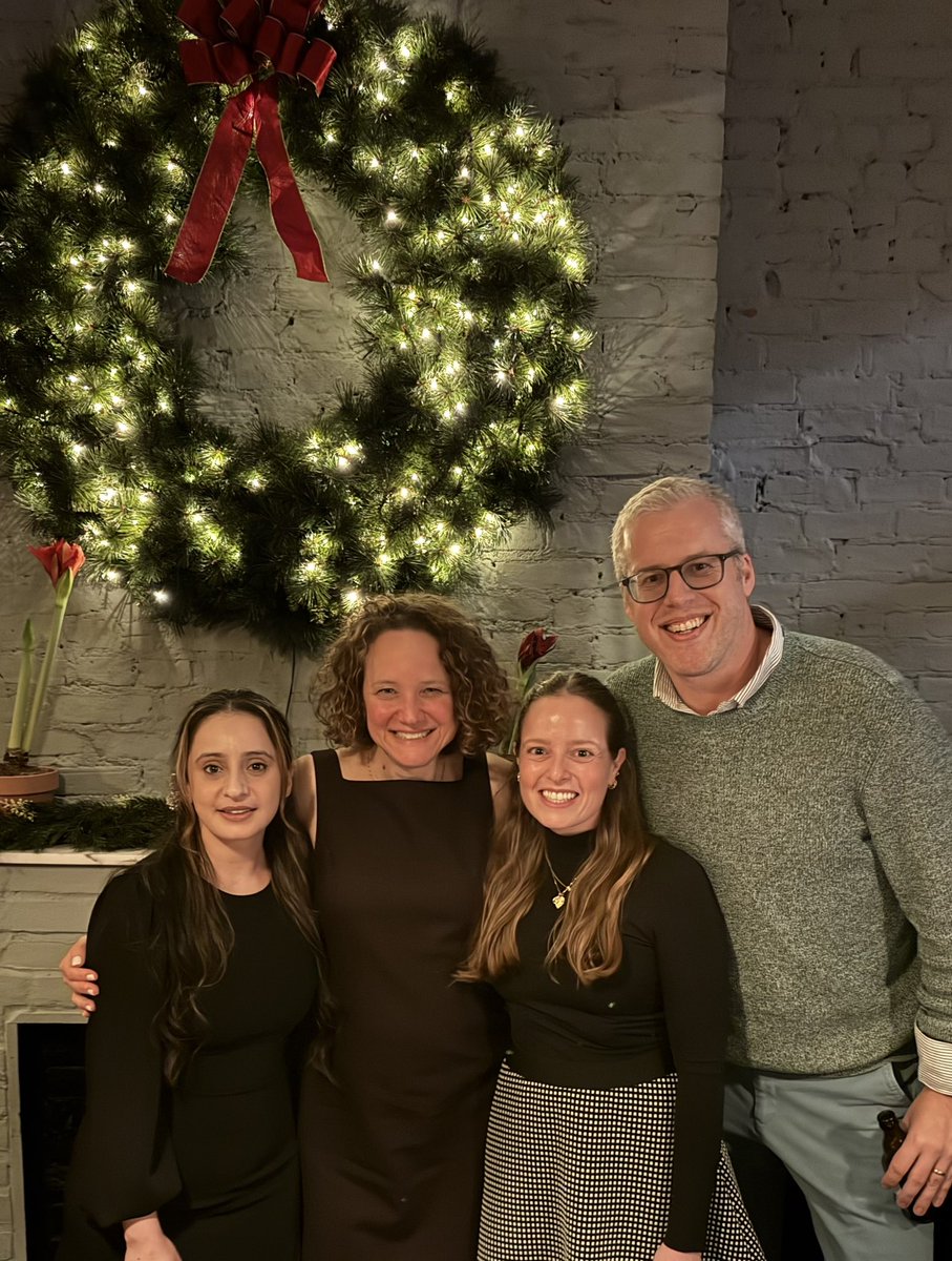 Dr_NOvchinsky's tweet photo. What a great revival of #NYCGutClub - a great venue for all NYC #PedGI colleagues and trainees to connect‼️
Thanks Dr. Tom Wallach for taking this huge step after a over a decade to connect us and to all our presenters - Dr. Shagun Sharma, Dr. Erica Rabinovich & our own Dr. Kara Margolis @karagm2009
😃Science and Holidays go so well together in #NYC ❤️