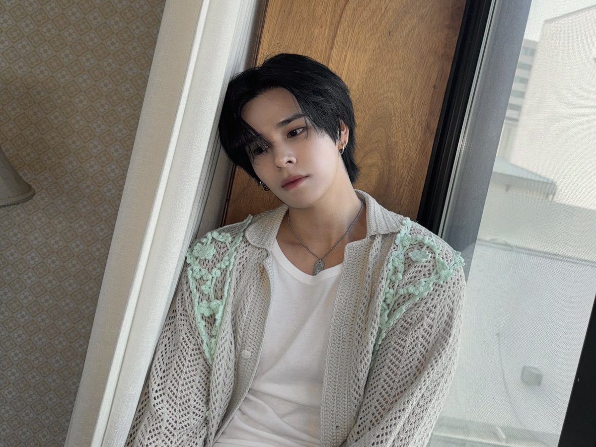 crvtlovr's tweet photo. — jyujyuz mini au ; novio de alquiler ⤿ ִׄ 𝜗𝜚 ֺ 

donde mh decide alquilar un novio para la cena de navidad con el propósito de callarle la boca a su familia, pero termina desarrollando sentimientos por él que lo confunden por completo https://t.co/rnldc5b74X