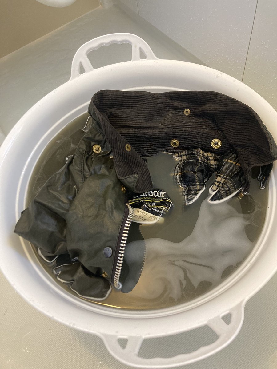 メルカリで買ったバブアーが臭かったので洗ってみたけど閲覧注意くらい汚かった😅