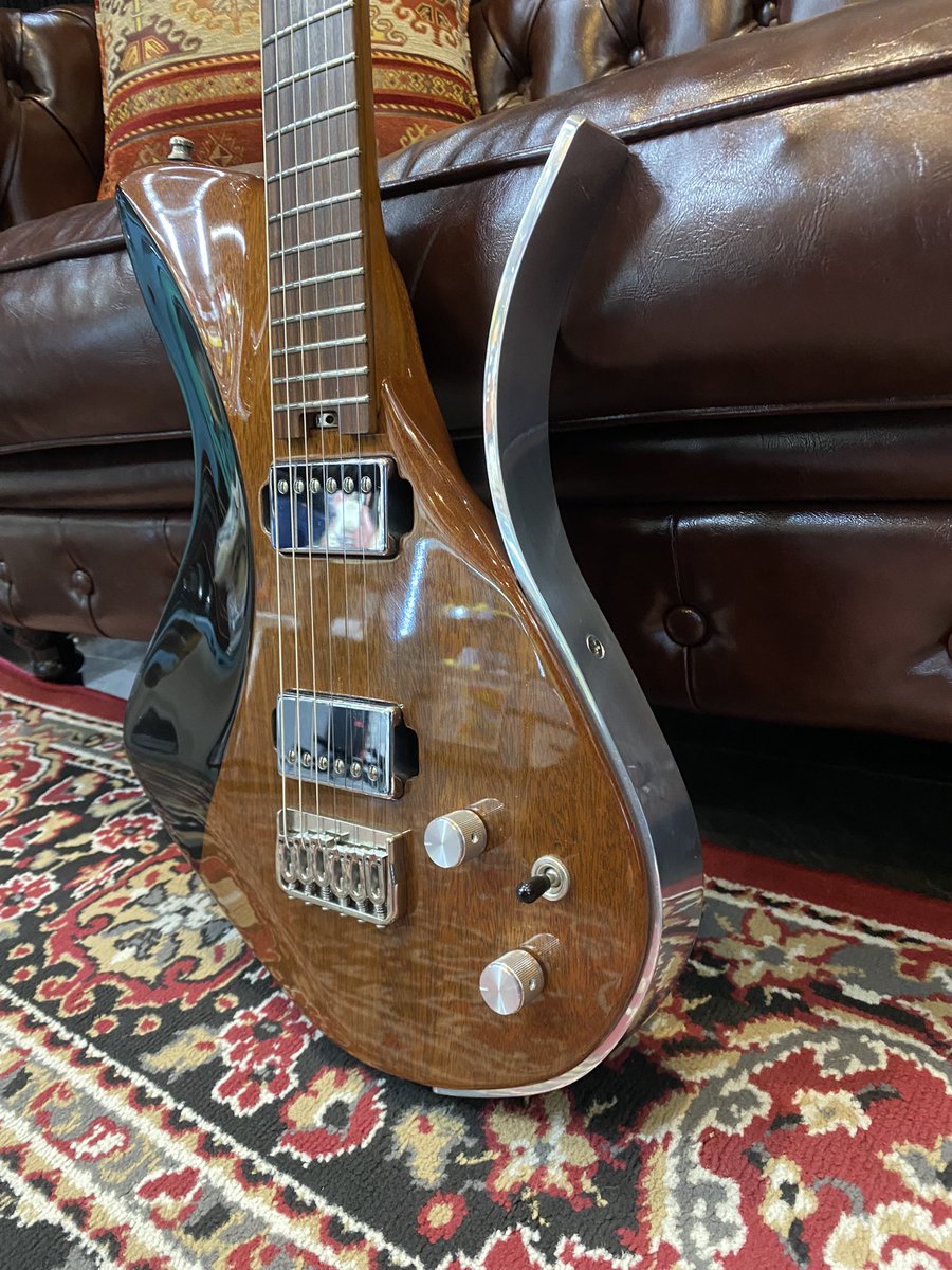 gakkicenter's tweet photo. [Used]Dean Gordon Guitars ( ディーンゴードン )
Mirus TriBeCa Brownie

https://t.co/pVskjplR1l

中古にて入荷いたしました。
人間工学に基づいた設計により、演奏者の体に自然と溶け込むようなプレイフィールを実現。

#deangordonguitars #mirus #ディーンゴードン #中古ギター #御茶ノ水楽器センター