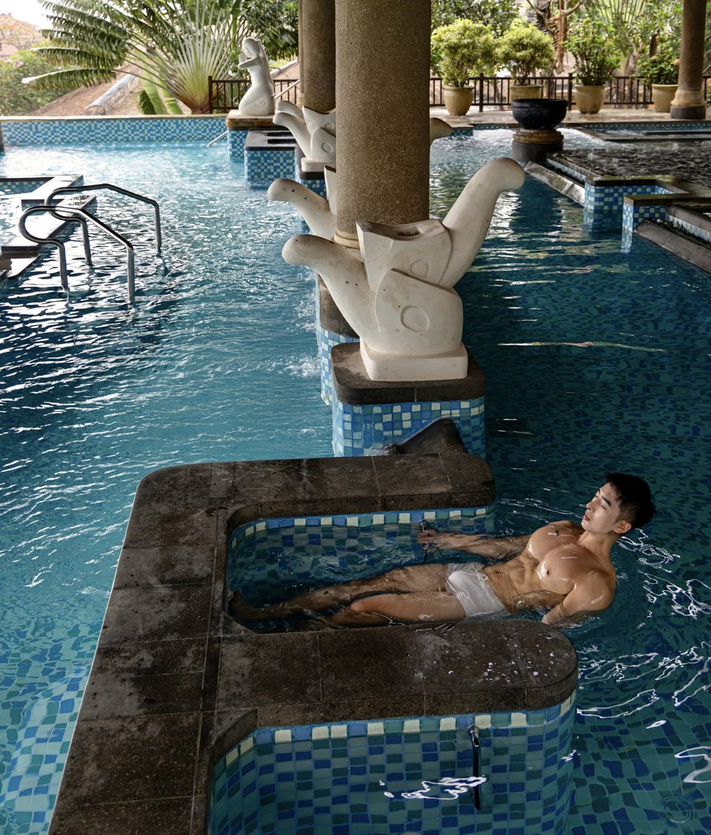 ·
游巴厘岛……

👤💫陈先生 自拍🤳

itsmrchen 
.