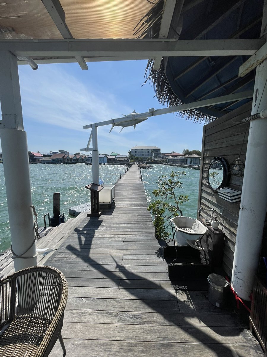 JusssTony's tweet image. Morning iced coffee at Kept Pier Cafe. Sensational setting surrounded by water and a cool breeze. 

#CafeStuff 
#OutForAWalk