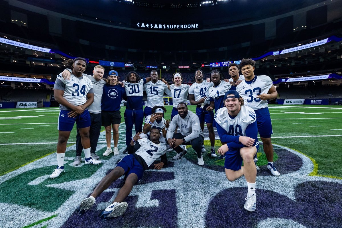 darius_eubanks's tweet photo. The Day Before #GATA  🏴🦅🏈 https://t.co/kKohjJTgIk