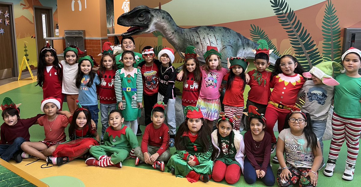MrsJohnson_LLE's tweet photo. LLE’s 12 Days of Winter Dress Up continues with Reindeer Games, some grinchy-ness, and the cutest elves you ever did see! #TheWildcatWay #WildcatProud #HolidayDressUp @HumbleISD_LLE @HumbleISD @Barrios_LLE @cassreescano @ArmyAg86 https://t.co/NoYetXOlbo