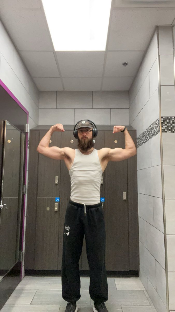 KrackrPackts tweet media