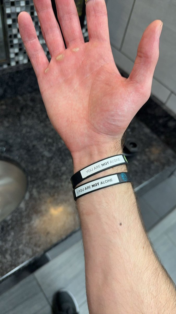 KrackrPackts tweet media